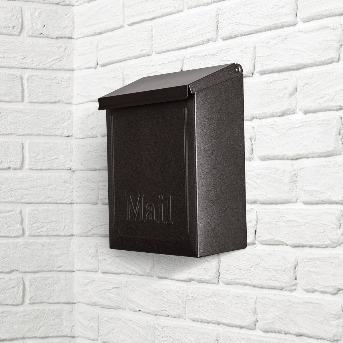 Rust-Oleum Universal on plastic planter delivers vibrant Oil Rubbed Bronze finish