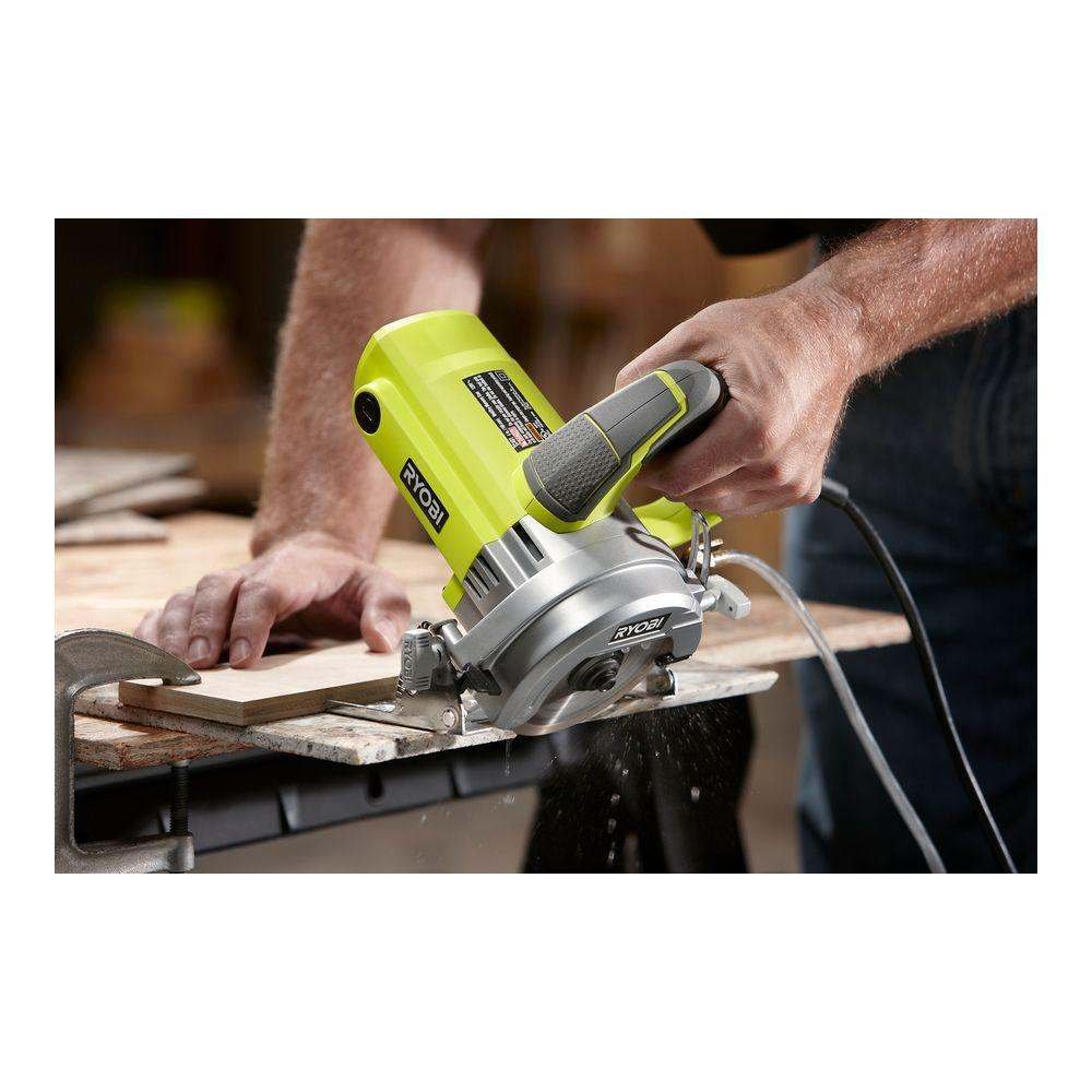 RYOBI 12-Amp Wet Tile Saw water cooling system maintaining blade temperature