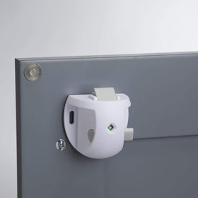 Safety 1st locking indicator shows engaged status