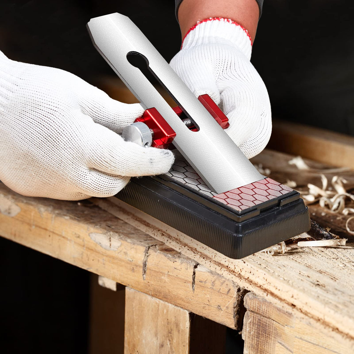 Saker honing guide secure locking stud prevents slips during adjustments