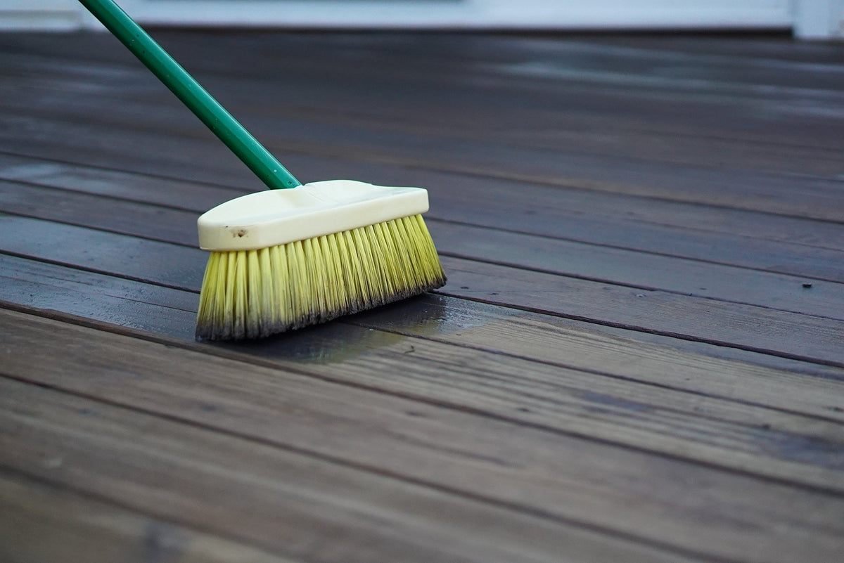 SaverSystems semi-transparent wood stain highlights grain with a natural flat finish.