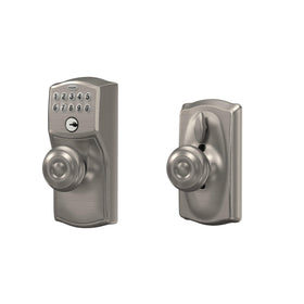 Long battery life and low-battery indicator on Schlage Camelot keypad lock