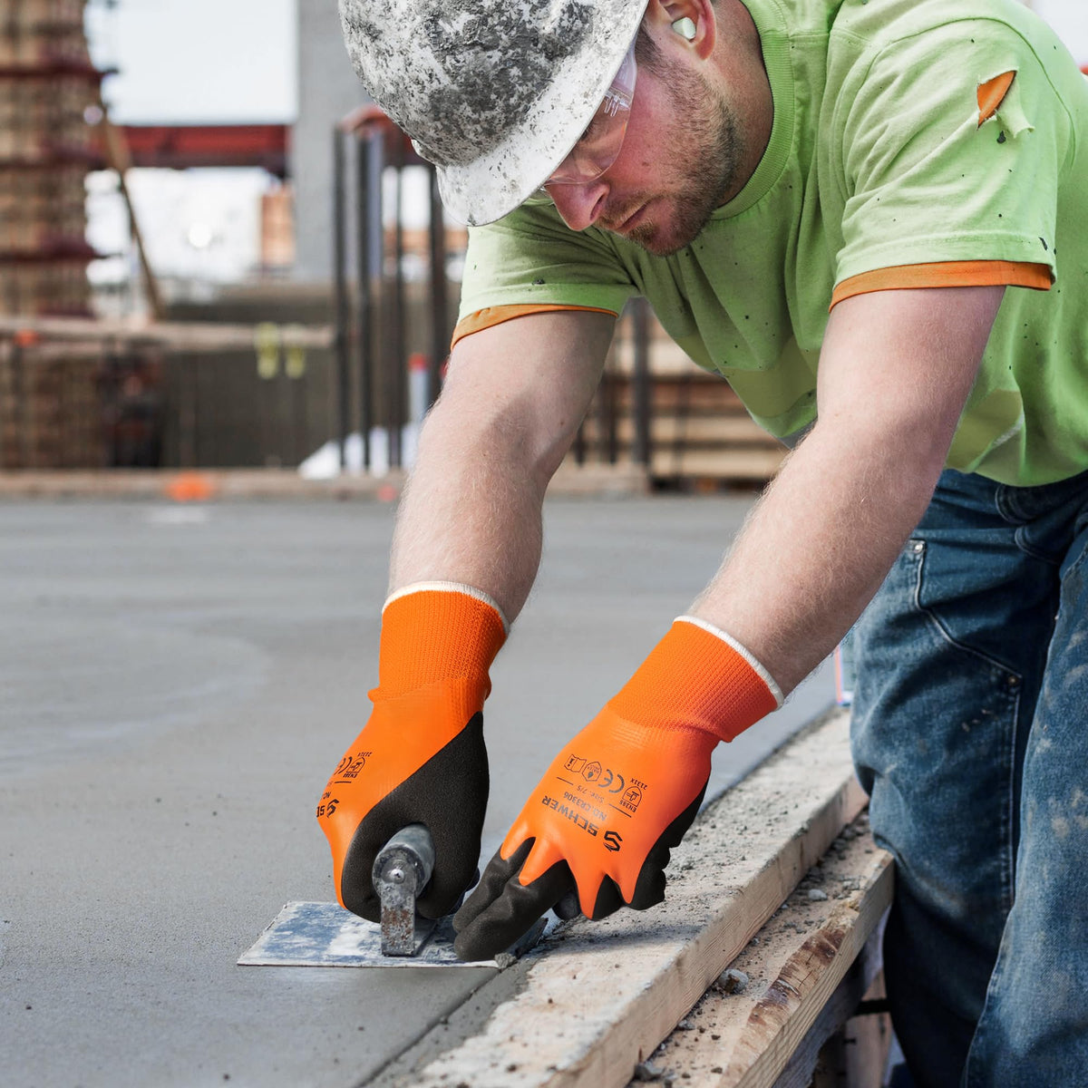Schwer CR3306 gloves high-visibility orange color for safer outdoor work.