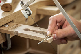 SE locking screws secure blades for precise and easy blade changes.