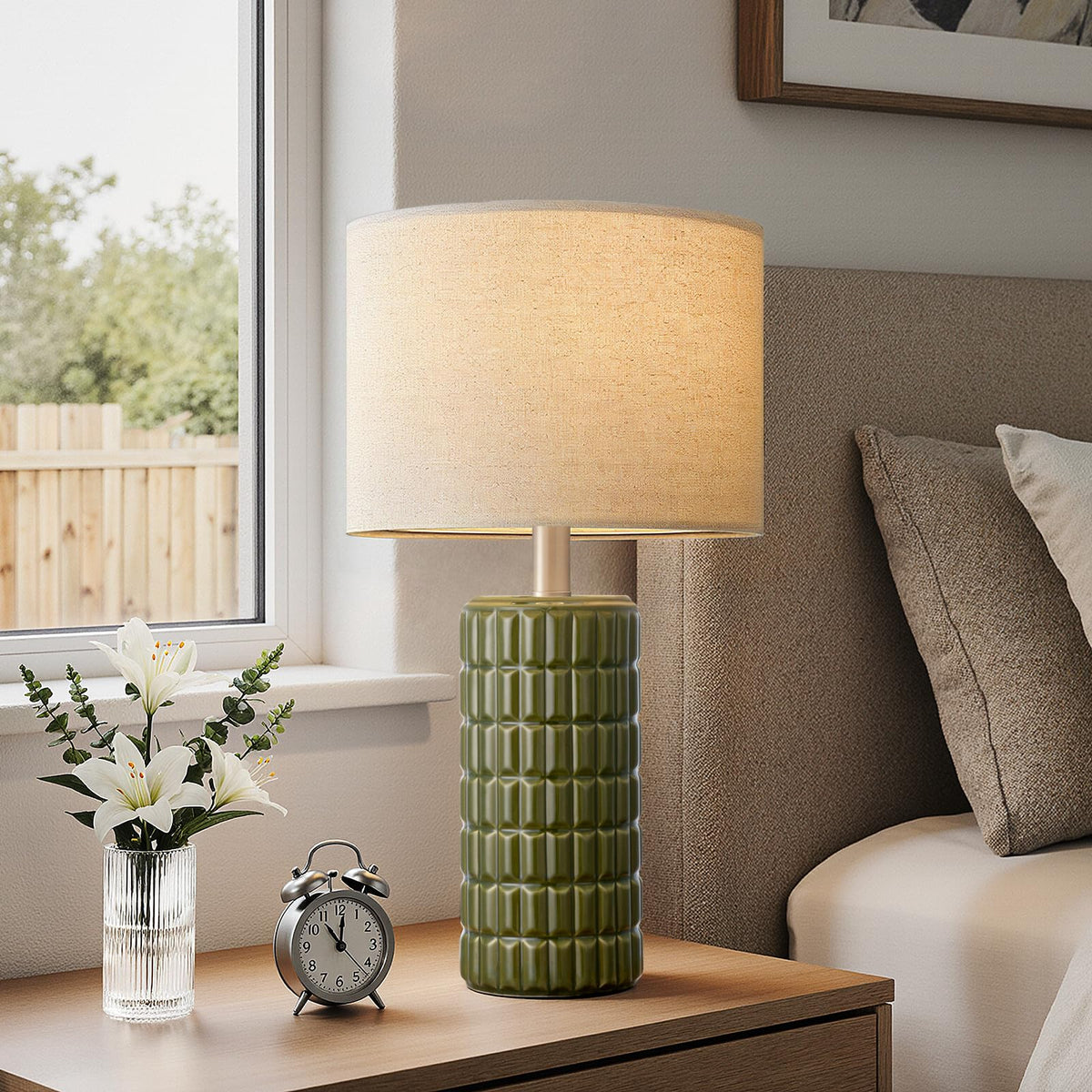 Seealle ceramic lamps with beige-white finish suit a chic bedroom