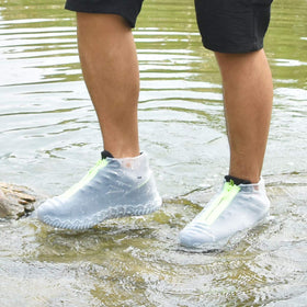 Shiwely covers with secure zipper design for easy on/off in rain.