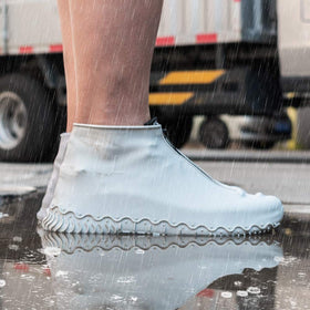 Shiwely waterproof zipper strip helps prevent water entry.