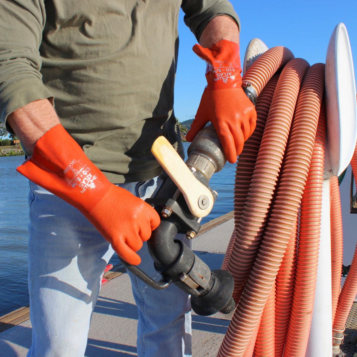 SHOWA Atlas 620 gloves stay flexible down to -20°C for cold storage or outdoor work.