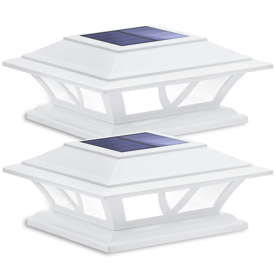 SIEDiNLAR solar post light provides warm white illumination on a 4x4 deck post.