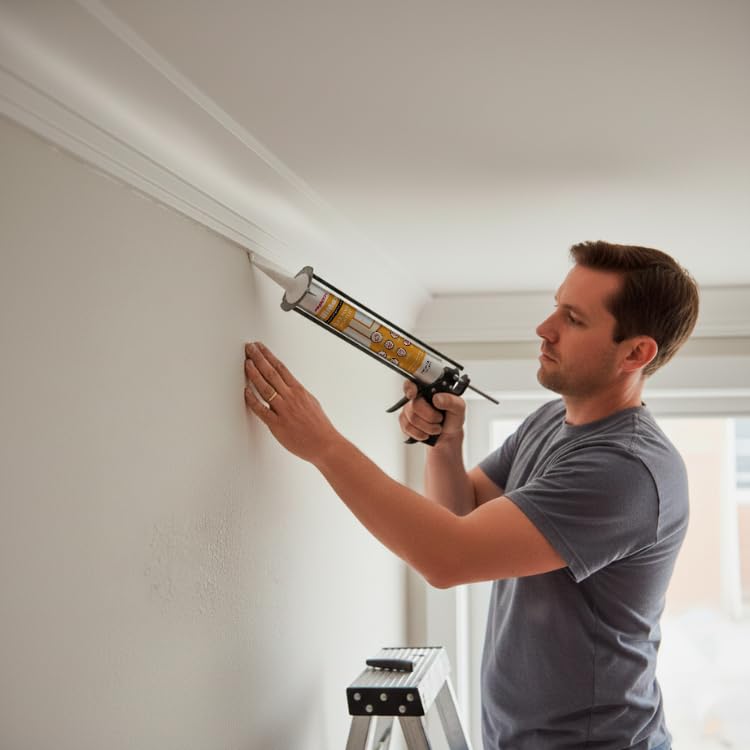 SILIMAX Flex Plus outdoor window frame seal in white caulk