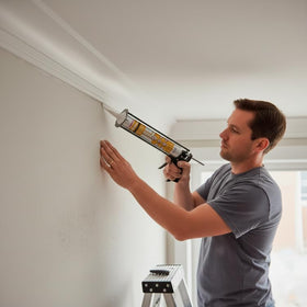 SILIMAX Flex Plus outdoor window frame seal in white caulk