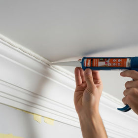 SILIMAX Painter's Caulk white bead demonstrating smooth, crack-free seal.