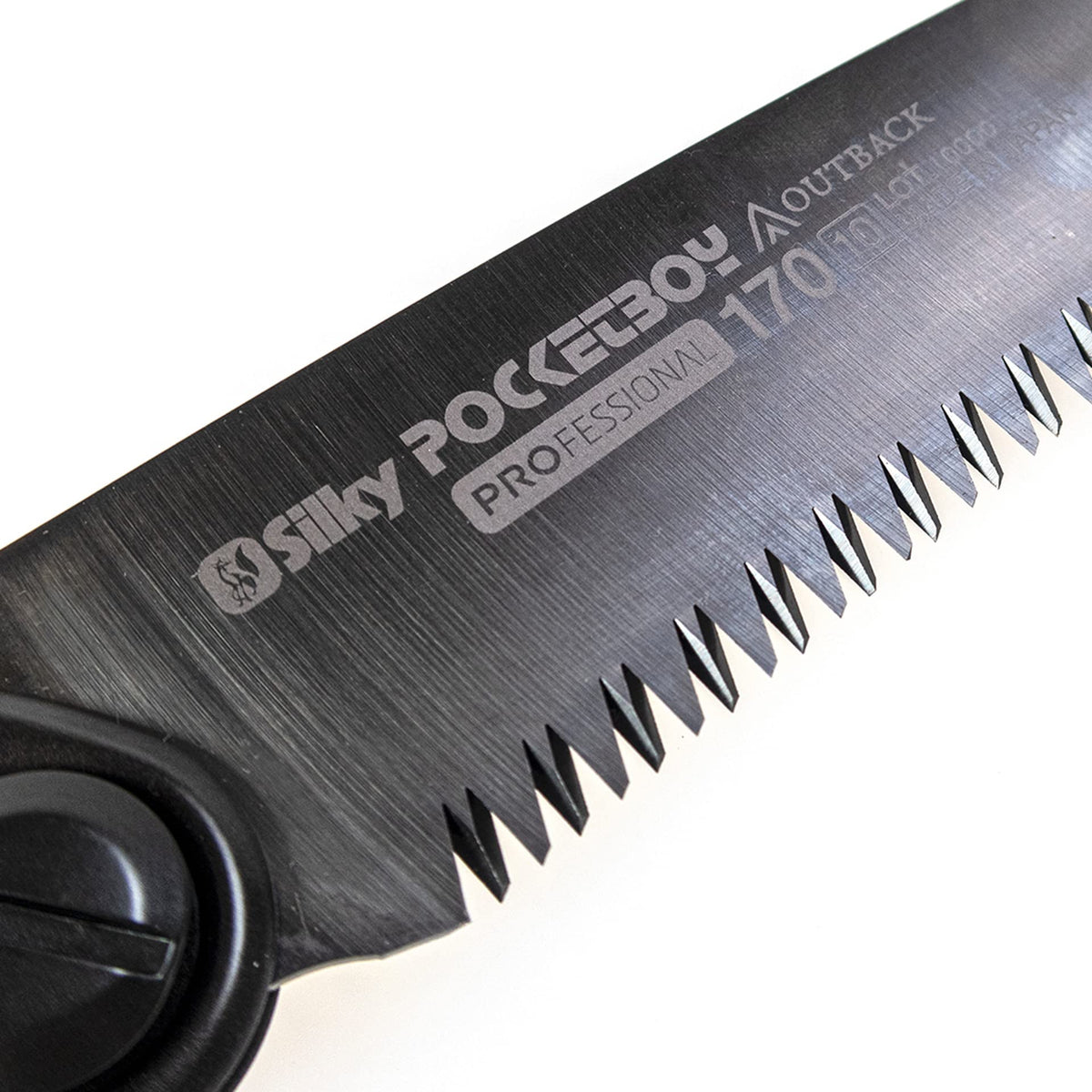 Silky Pocketboy blade folds into a protective case for safe transport.