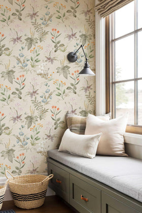 Simon&Siff wallpaper with self-adhesive back for quick installation.
