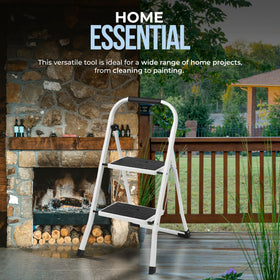SIMPLI-MAGIC lightweight ladder easy to move indoors and outdoors