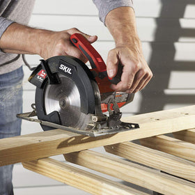 SKIL 5180 in miter-capable position with 45-degree stop.