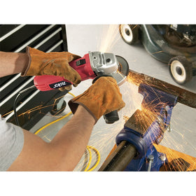 Skil 9295-01 compact grip design enhances comfort and handling during use