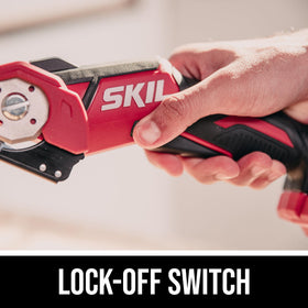 Integrated USB port on SKIL PWRCore 12 battery enables on-the-go charging