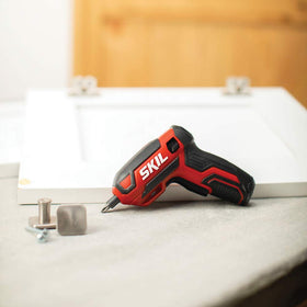 Skil 4V screwdriver LED light illuminates workspace for precise alignment
