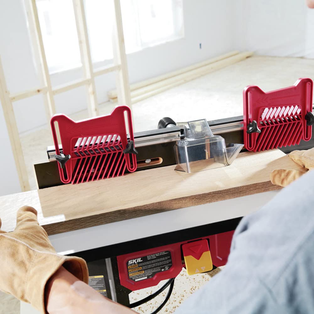 Skil SRT1039 router clamp attaches most major routers securely.