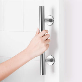SMARTSTANDARD finger pull close-up showing easy access and secure grip.
