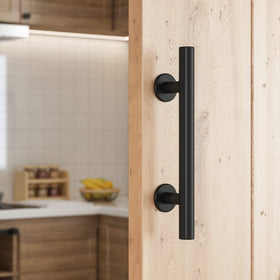 SMARTSTANDARD screws and pads ensure secure installation on varied door thickness