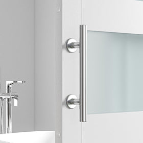 Sleek stainless steel finish on SMARTSTANDARD handle for durable use.