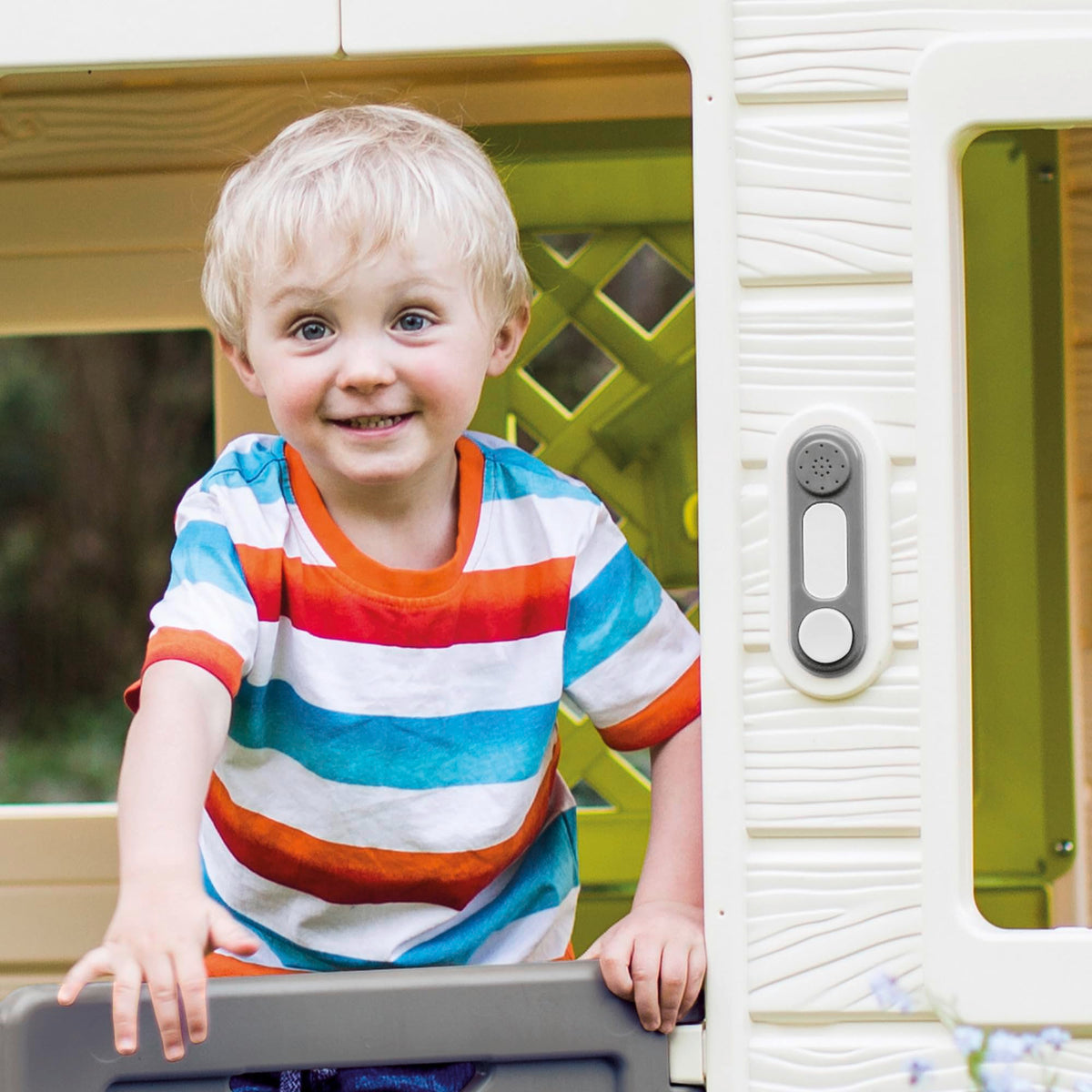 Smoby doorbell battery-operated for flexible placement in any play space.