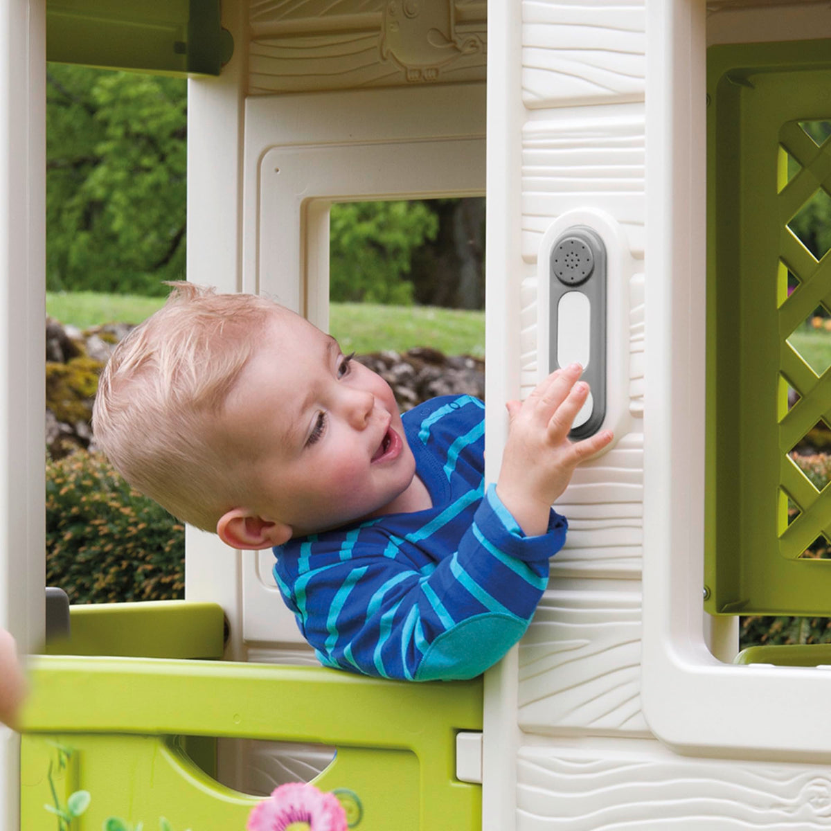 Smoby doorbell shows three sounds: ding dong, bark, meow for immersive play.