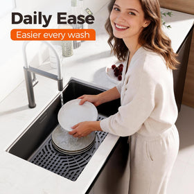Heat-resistant Snuggery protector used as a safe surface for hot pots