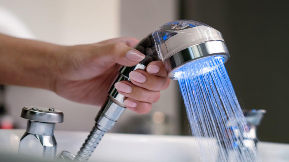 Socila professional LED sprayer head with 2.5-inch nozzle for precise salon sink rinsing
