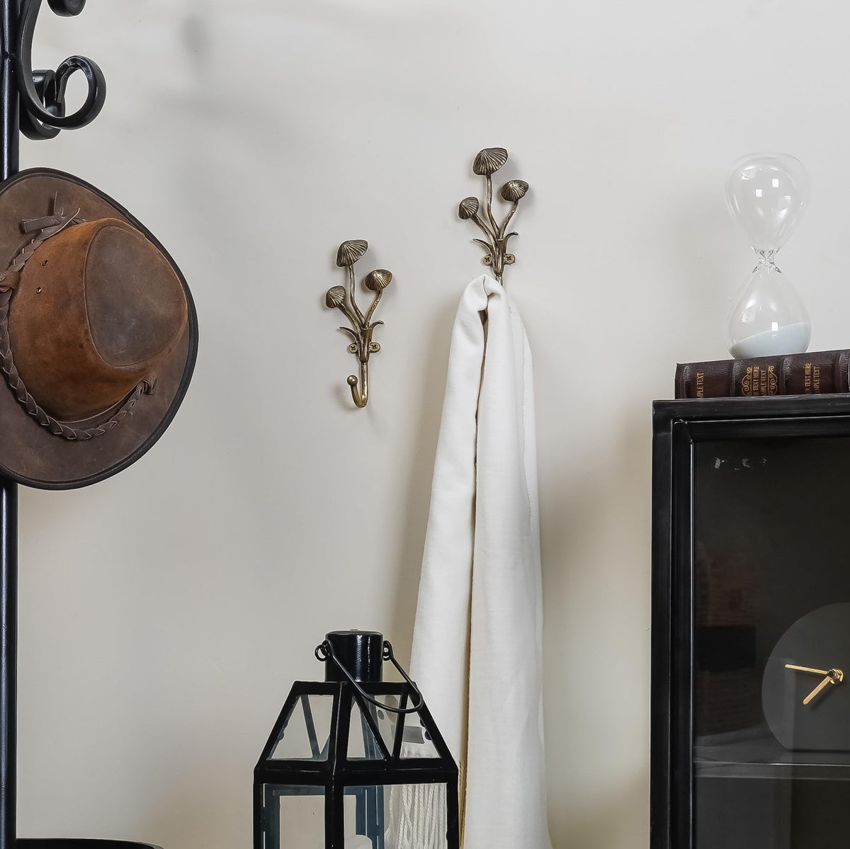 SOFFEE DESIGN 3D mushroom hook in gold finish for wall storage