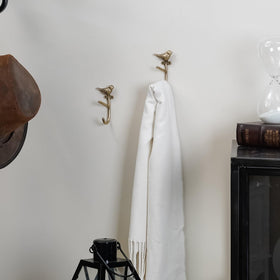 Soffee Design bird wall hanger with forest theme adds decorative appeal