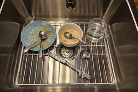 SOFINNI kitchen sink drying rack doubles as a dish rack for air drying