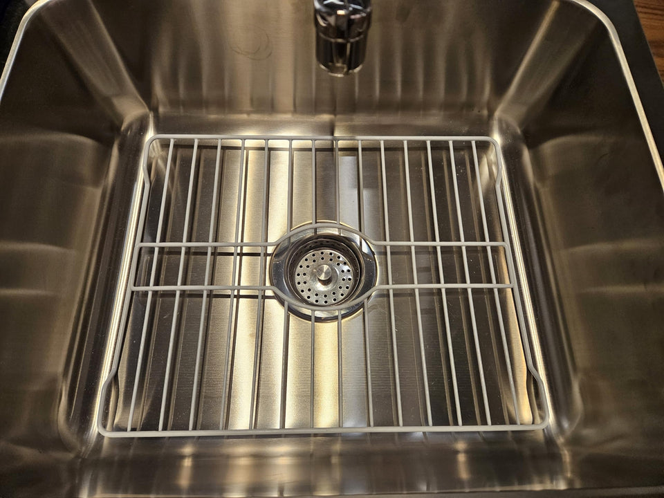 SOFINNI sink protector grid with white coating protects the sink bottom from scratches