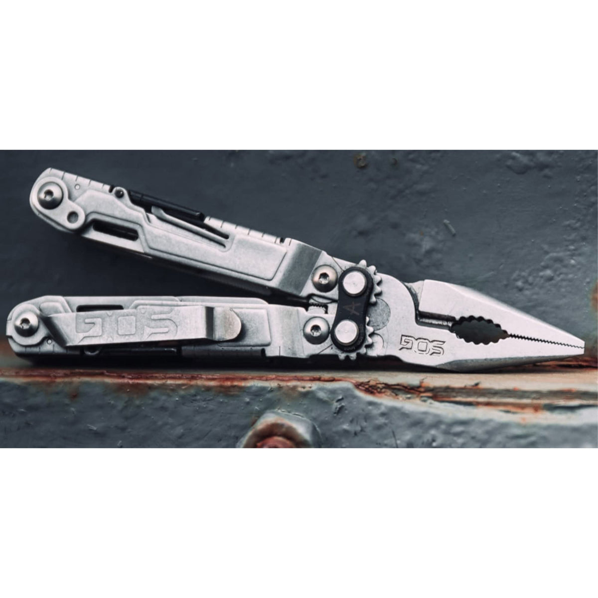 SOG PowerPint Mini compact size fits readily in pocket