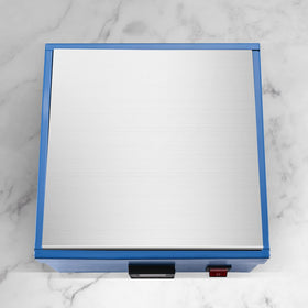 Soiiw lab-use hot plate offers reliable constant-temperature heating for testing.