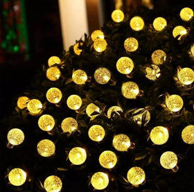 Solatec IP65 waterproof outdoor lights withstand rain for dependable garden ambiance.