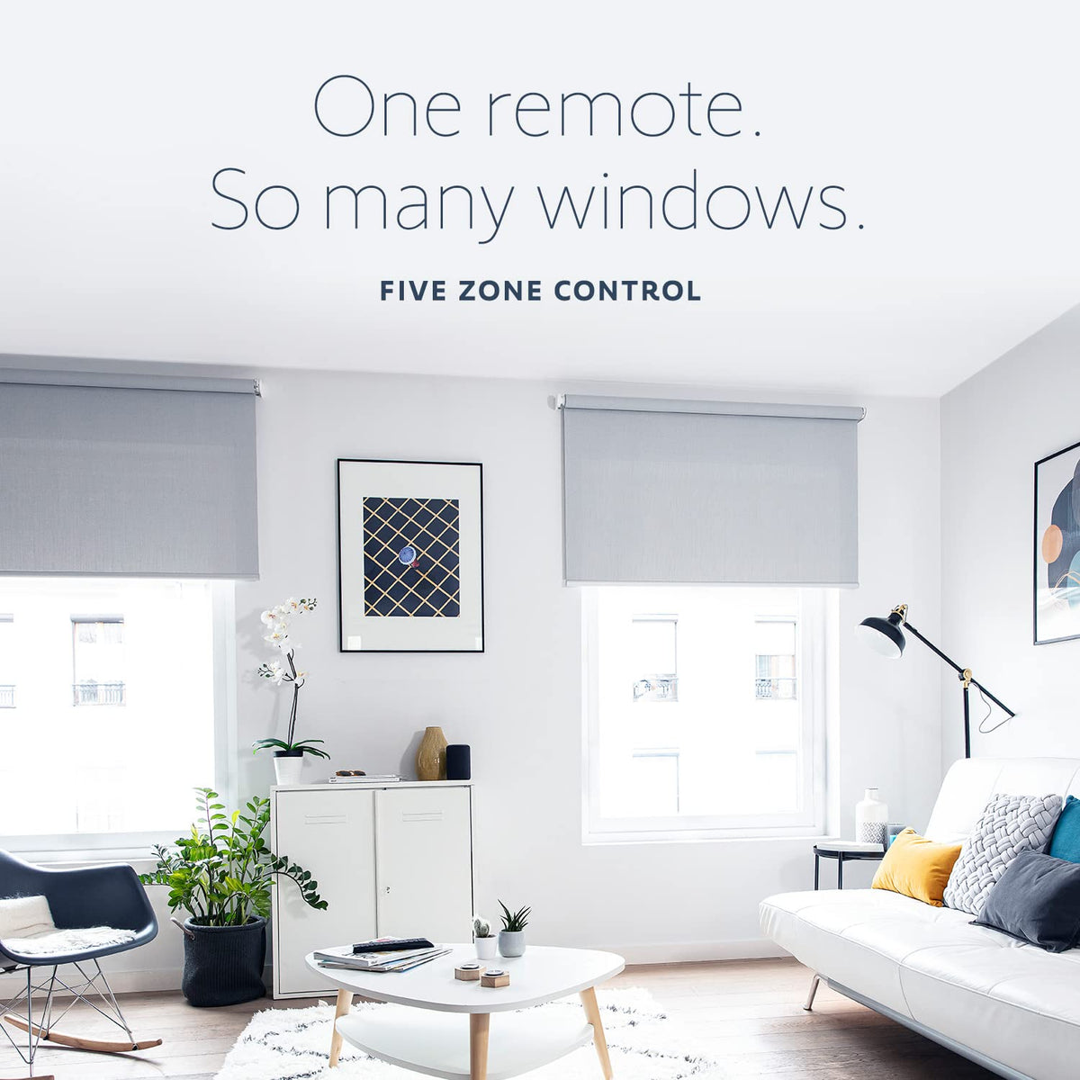 Somfy Situo 5 Pure remote with mounting plate included for convenient placement.