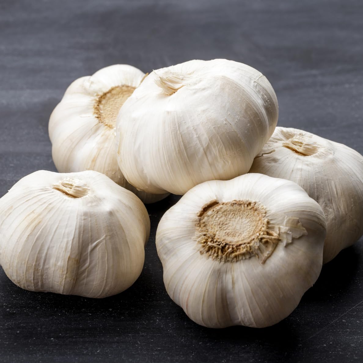 SOOLMEA Music garlic being roasted to release bold aroma and heat.