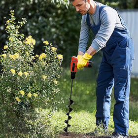SORANGEUN easy-digging action reduces fatigue during gardening tasks