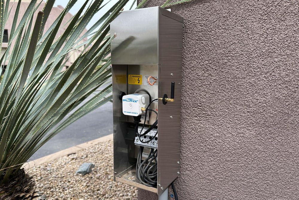 SPW Brilliance Smart Socket 3 supports indoor and outdoor enclosures.