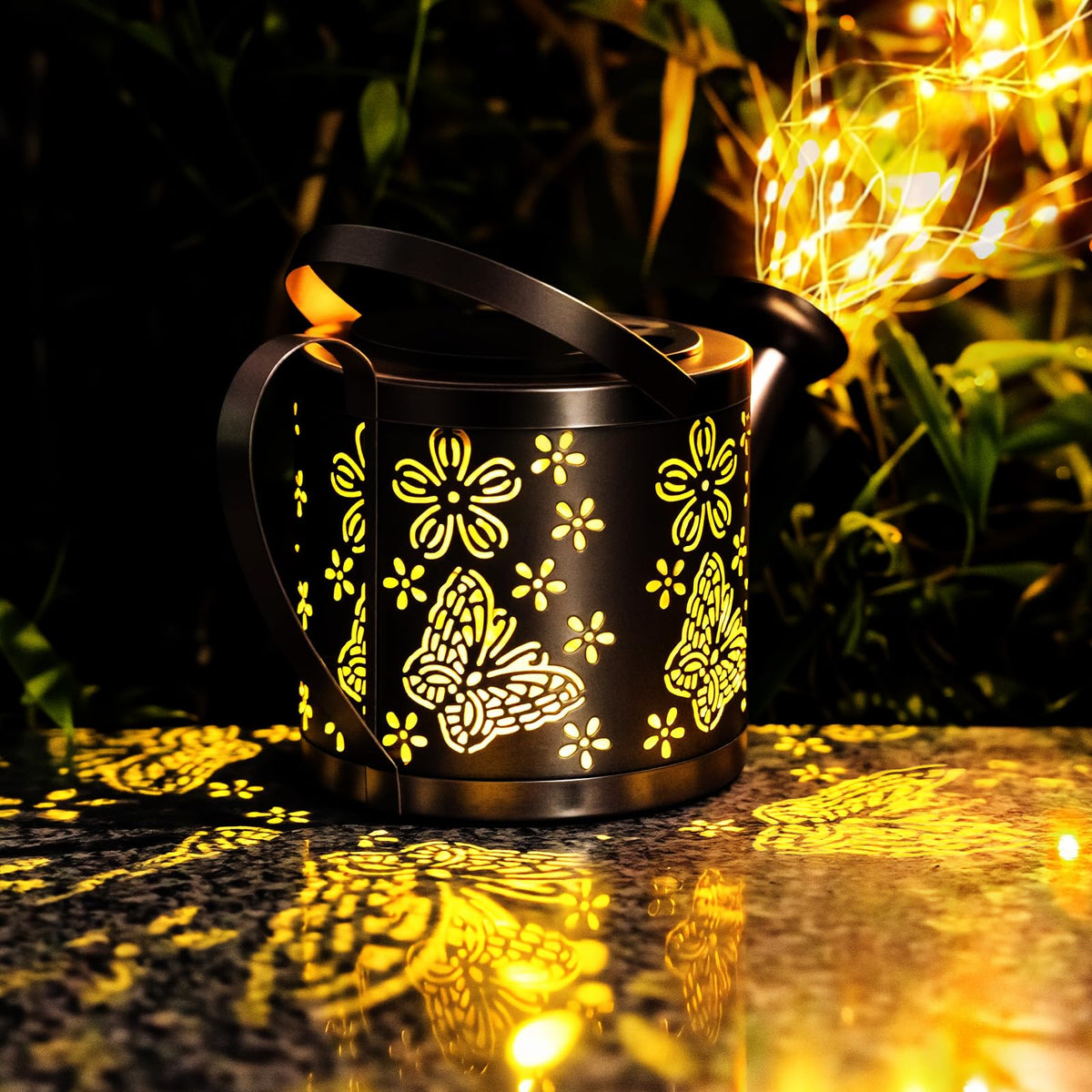SRNPMIU solar watering can light with flexible LED strings for custom setups.