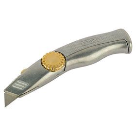 Stanley FatMax Snap Off Knife Pro 18 mm width ensures consistent cut depth.