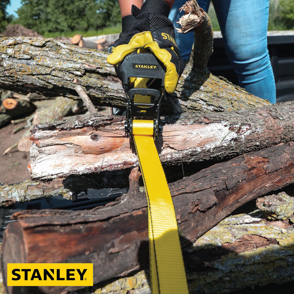 STANLEY S10074 3300-lbs break-strength for securing sizable cargo safely