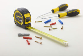 Stanley Tylon dual-locking mechanism prevents blade snap-back during extension.