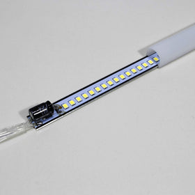 STBTECH kitchen desk light in 6000K white for clear cooking prep