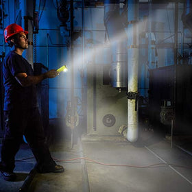 Streamlight Dualie 3AA IP67 waterproof rating and impact resistance for rough environments.