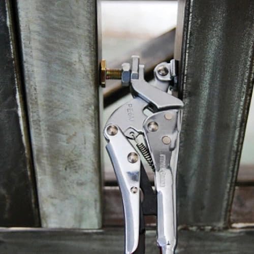 V-pads on PE6 adapt to round or flat surfaces.
