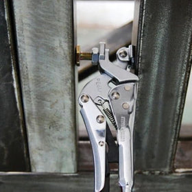 V-pads on PE6 adapt to round or flat surfaces.